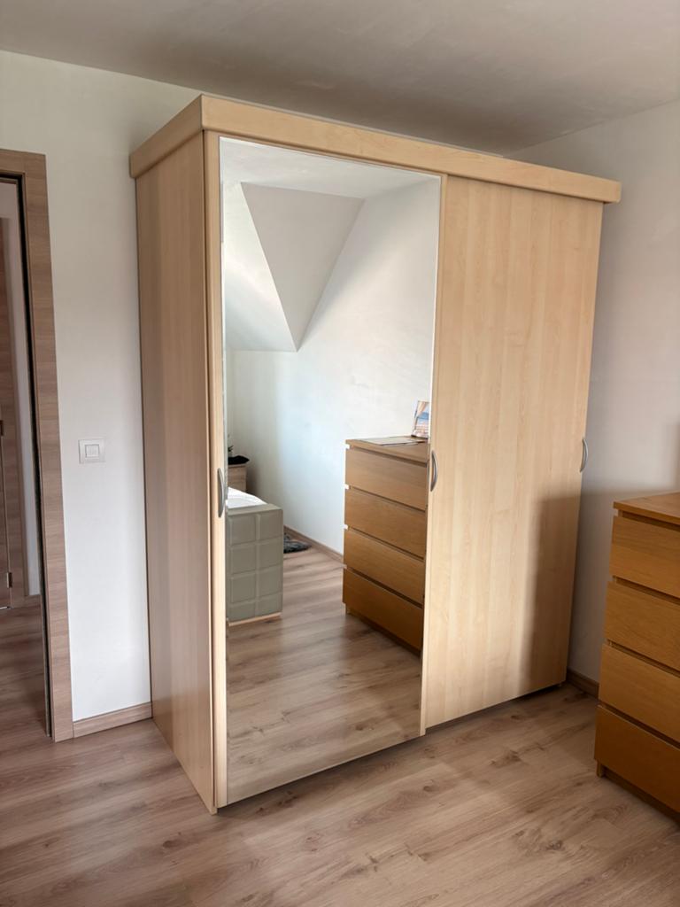 Grote en degelijke slaapkamerkast, Ophalen, Met deur(en), Gebruikt, Overige materialen