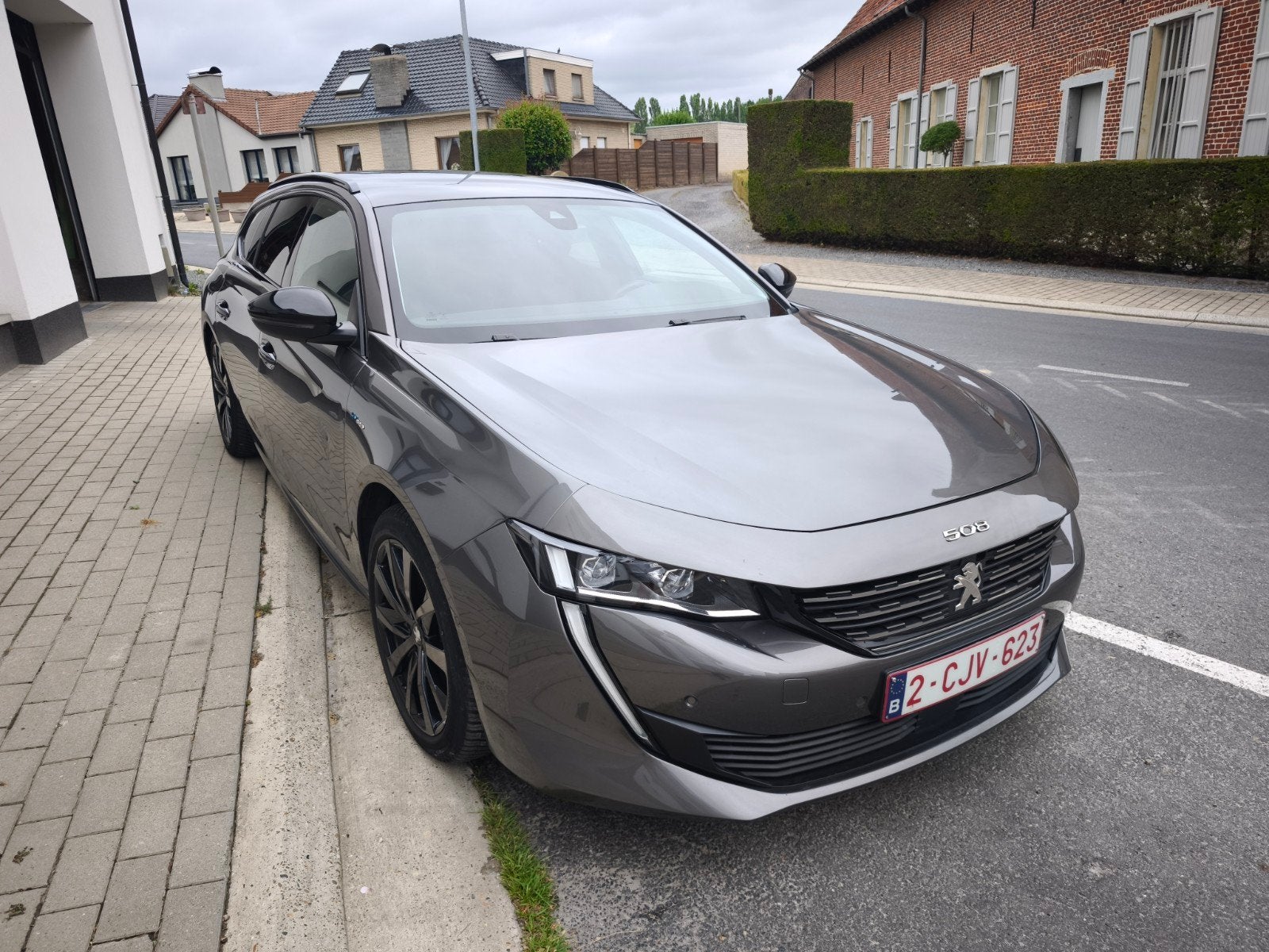 PEUGEOT 508 SW 1.6 PHEV HYBRIDE 225 PACK ALLURE, Autos, Argent ou Gris, Euro 6, 35 g/km, Noir