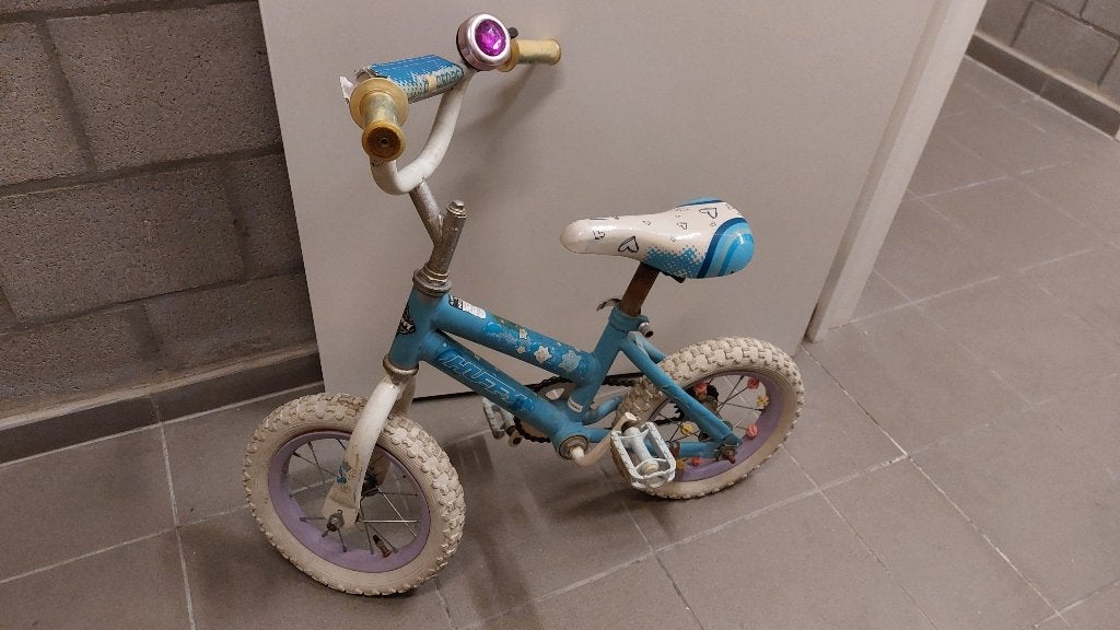 klein kinderfietsje, Vélos & Vélomoteurs, Enlèvement, Utilisé, Frein à rétropédalage, Moins de 16 pouces