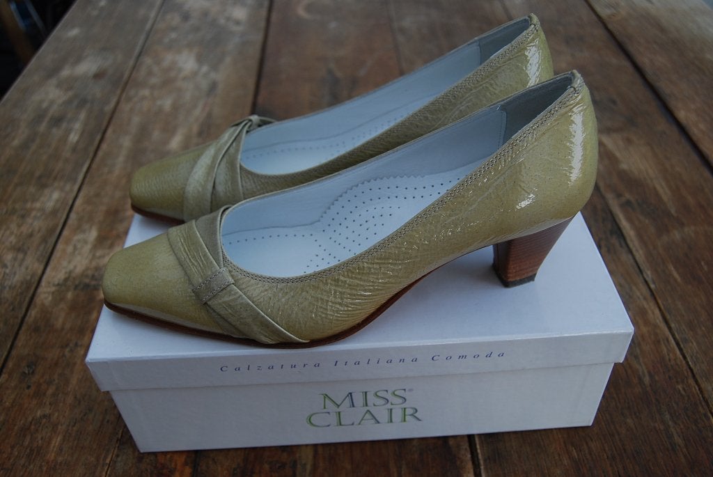 Vintage damesschoen in lakleer - Mt. 37,5 - made in Italy, Vêtements | Femmes, Chaussures, Enlèvement ou Envoi, Beige, Escarpins