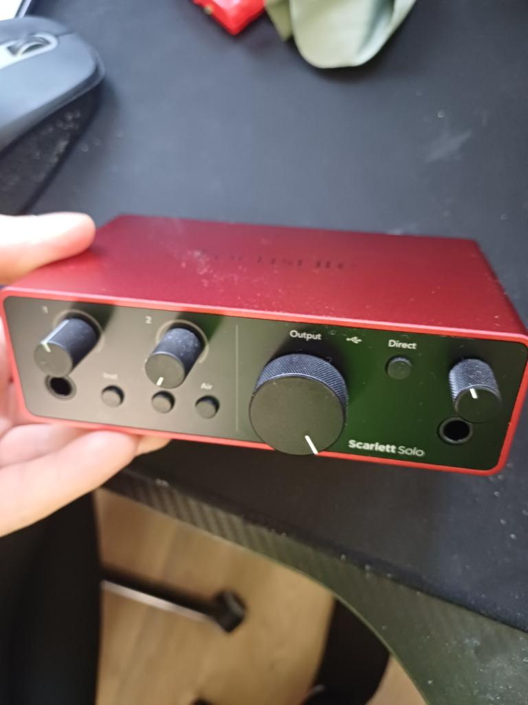 Focusrite solo 4e generatie, Computers en Software, Geluidskaarten, Ophalen