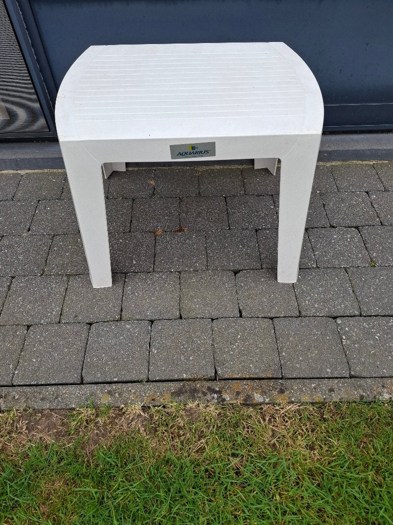 Jolie petite table de jardin, Jardin & Terrasse, Tables de jardin, Enlèvement, Comme neuf, Rectangulaire, Plastique