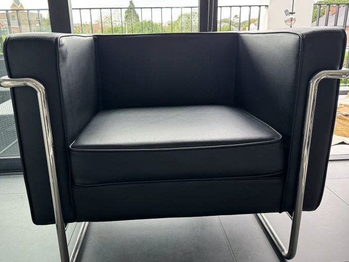 2 x LC2 Fauteuils - Le Corbusier - Hoogwaardige Replica, Huis en Inrichting, Ophalen, Gebruikt, Leer