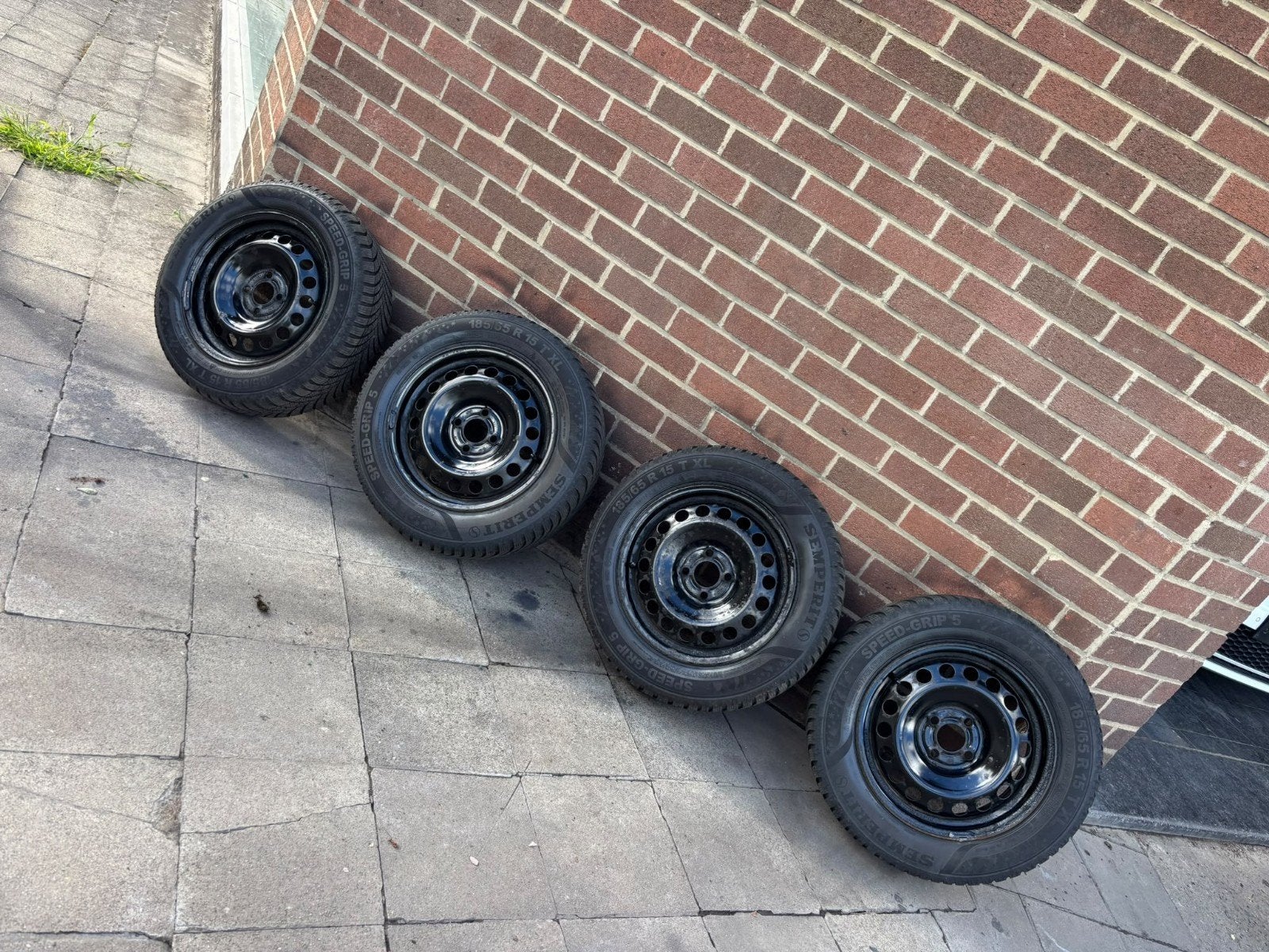 Lot de 4 jantes tôle, Dacia, Renault, neige (185/65R15) neuf, Autos : Pièces & Accessoires, Neuf, 15 pouces, Pneus et Jantes, Pneus hiver