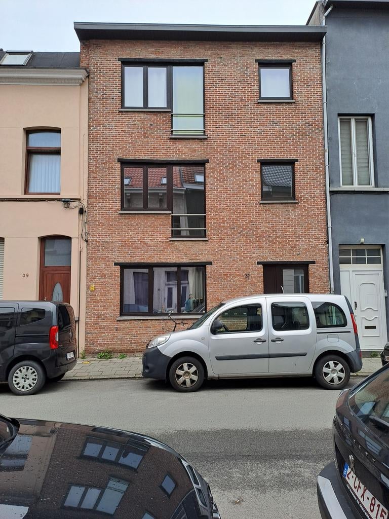 Studio te huur berchem.