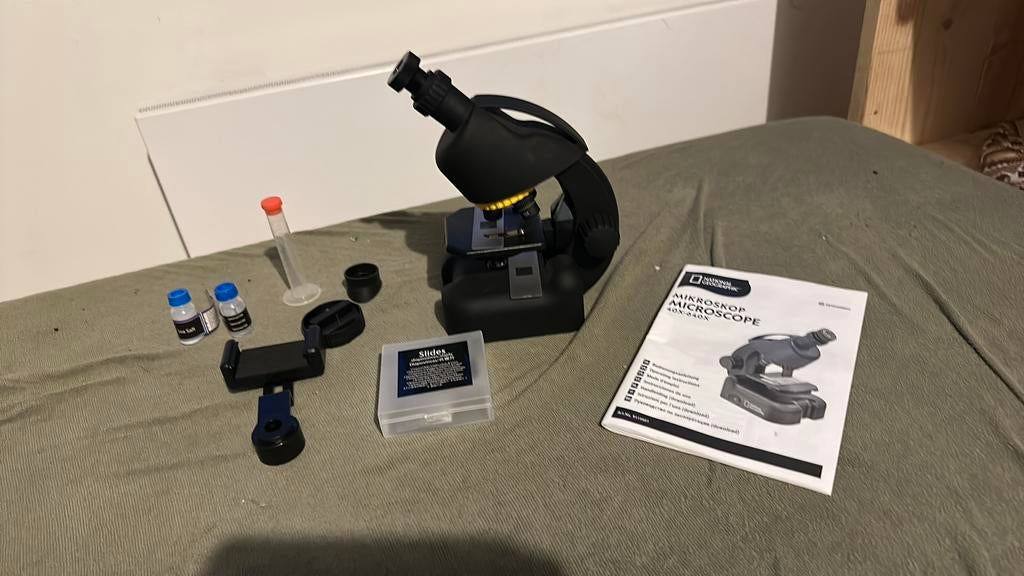 Microscoop national geographic, Enlèvement, Utilisé