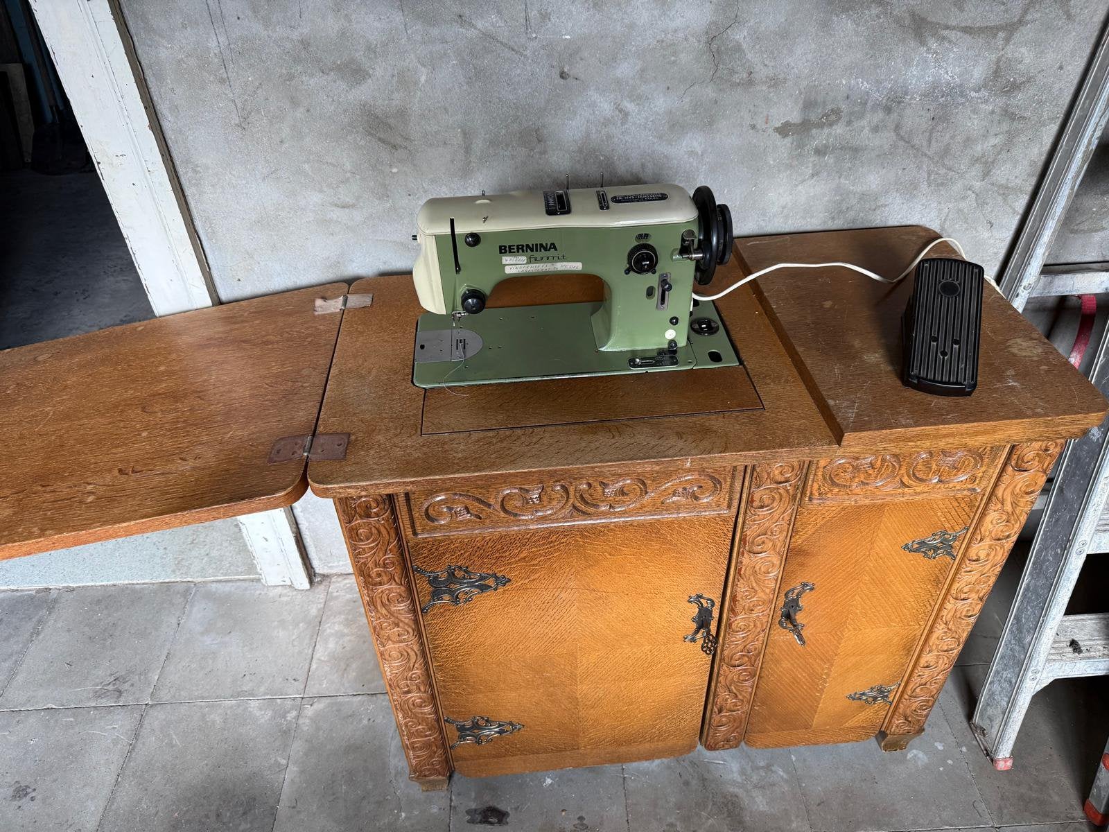 Naaimachine Bernina vintage antiek, Antiek en Kunst, Ophalen