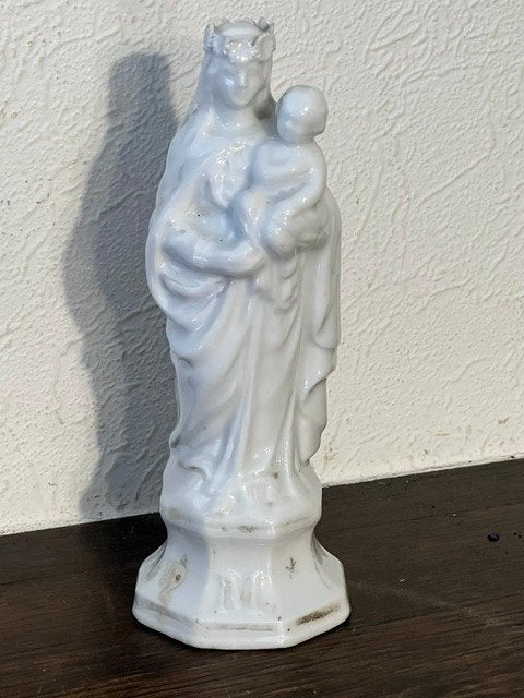 Figurine ancienne en porcelaine  de Marie et l'Enfant Jésus, Enlèvement