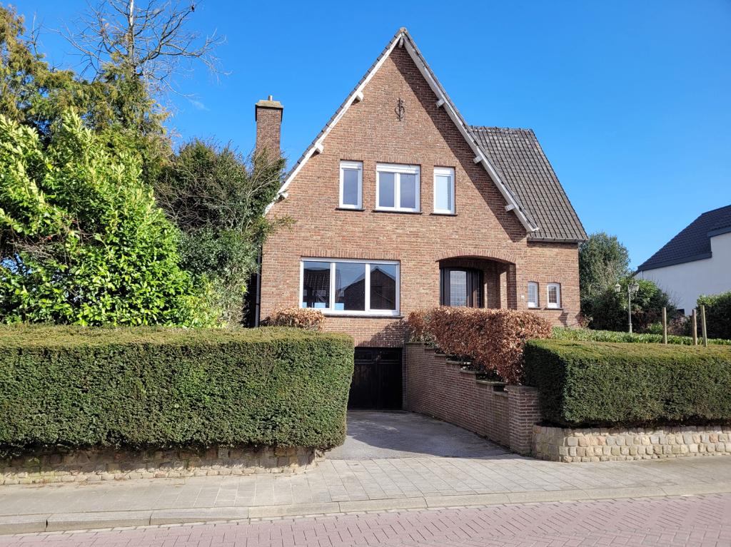 Villa te koop in Vissenaken (Tienen) 0477 53 69 69, 1000 tot 1500 m², 731 UC, Vrijstaande woning, Verkoop zonder makelaar