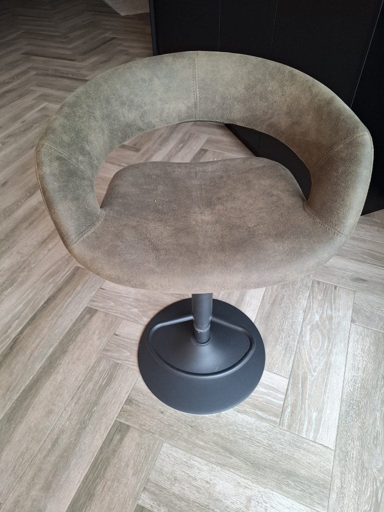 2x Bendt Draaibare Barkruk Pia – Olijfgroen - Dendermonde, Huis en Inrichting, Barkrukken, Ophalen, Kunststof, 60 tot 90 cm, Zo goed als nieuw