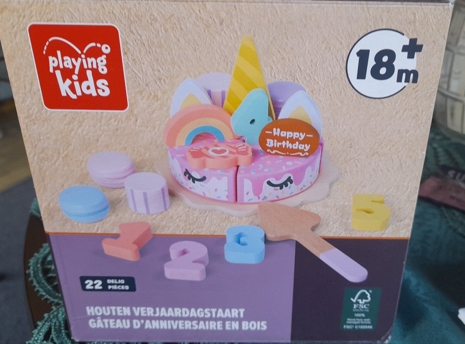 houten verjaardagstaart, Ophalen