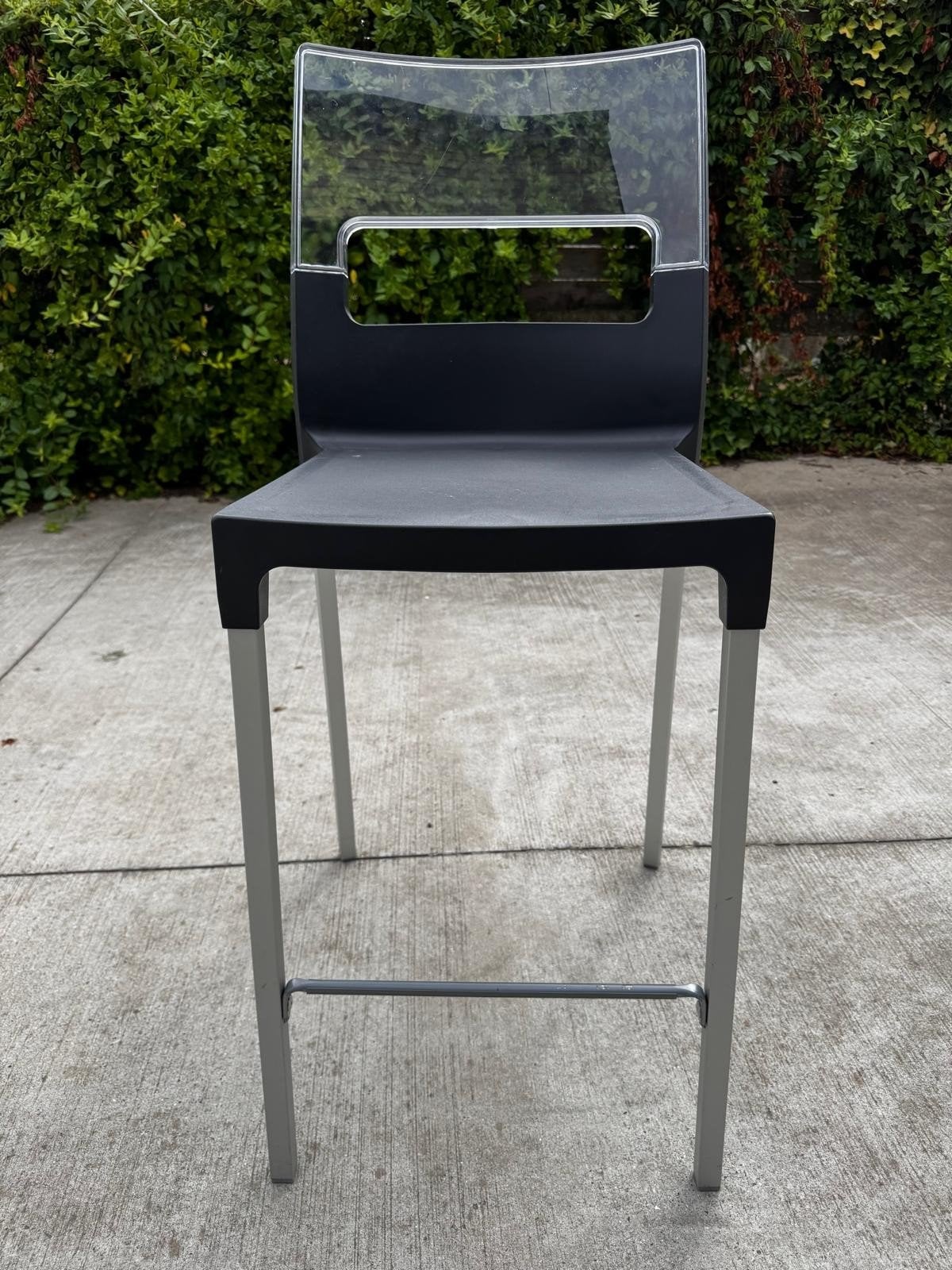 Barstoelen, Ophalen