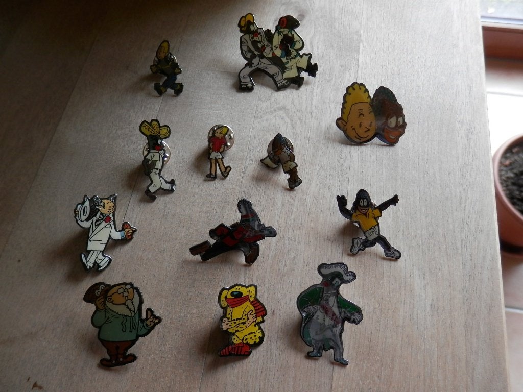 Blondin & Cirage : 12 pin's émaillés, Verzamelen, Stripfiguren, Ophalen, Zo goed als nieuw, Beeldje of Figuurtje