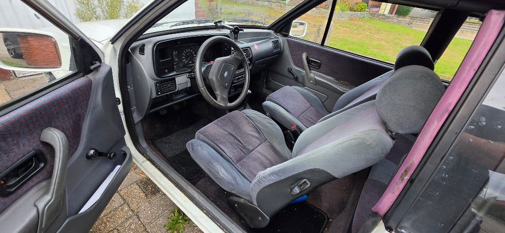 Oldtimer ford escort cabrio XR3i 1,6 1988, foto 5