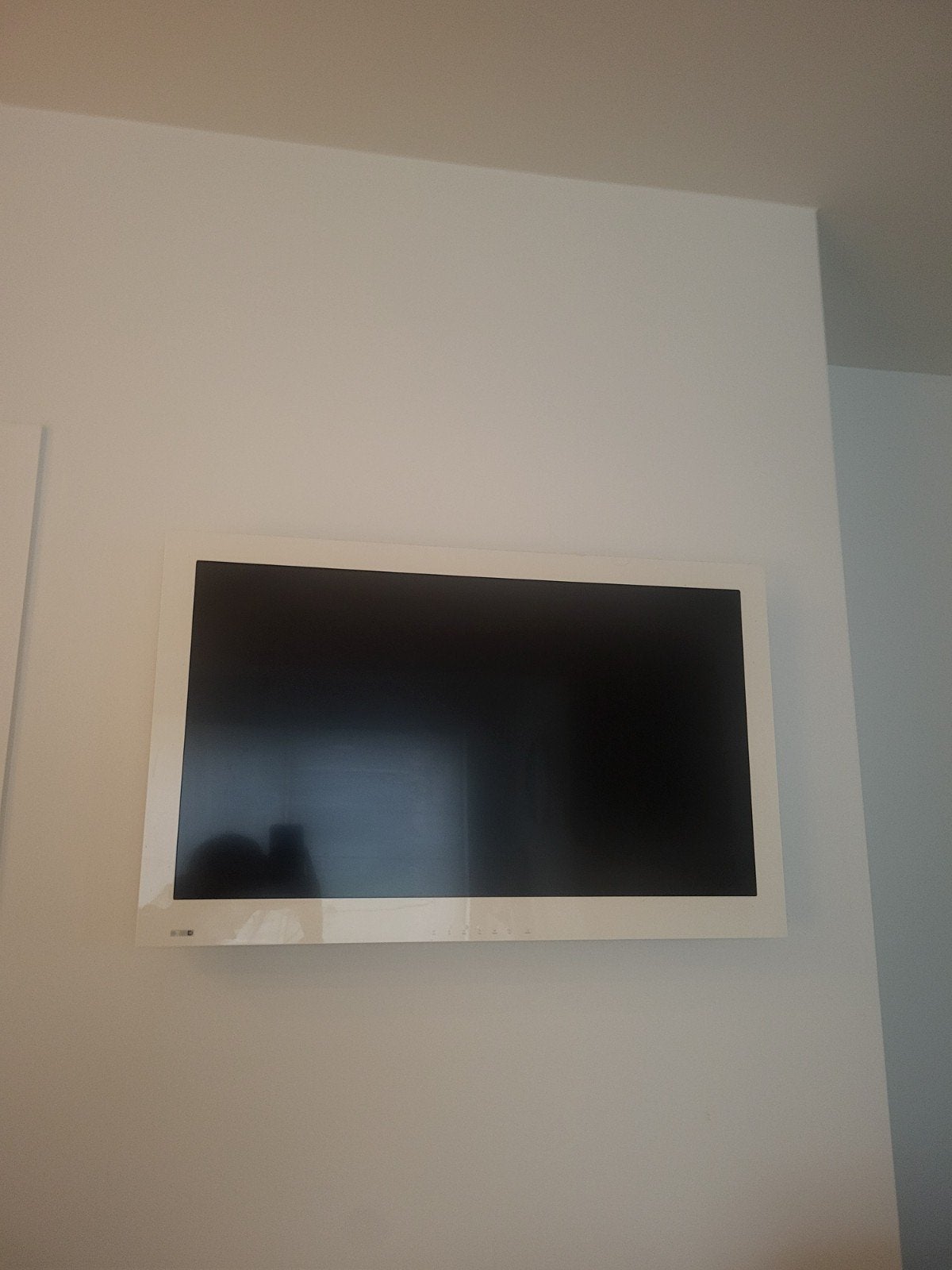 Dringend weg TV met ophangbeugel, Audio, Tv en Foto, Televisies, Ophalen of Verzenden
