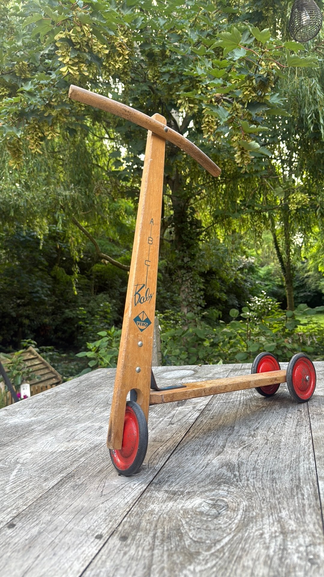 Vintage houten loopfiets ABC Baby – VERO, Kinderen en Baby's, Speelgoed | Buiten | Voertuigen en Loopfietsen, Zo goed als nieuw