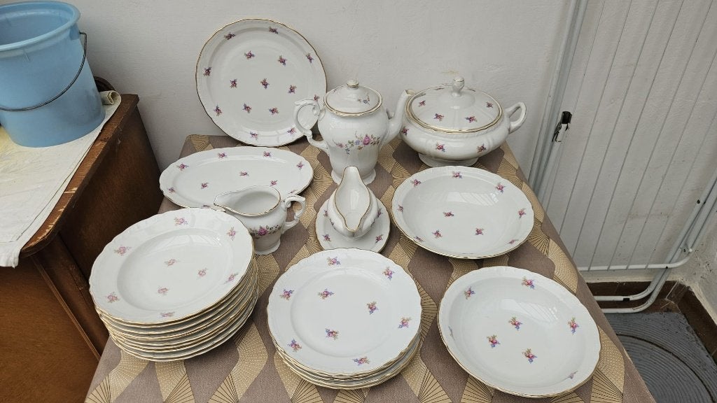 Porseleinen servies set, Ophalen