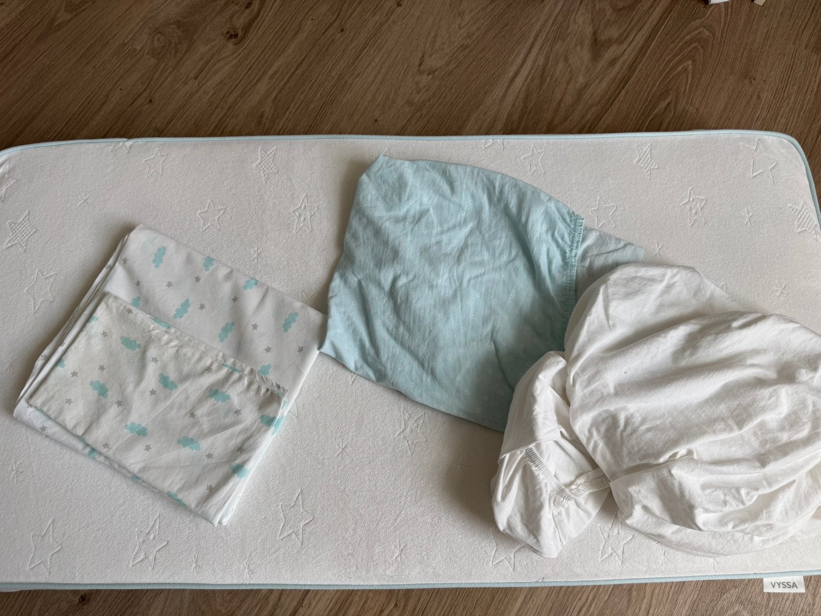 Matelas et accessoires pour lit bébé, Housse de couette, Comme neuf, Enlèvement, Lit de bébé