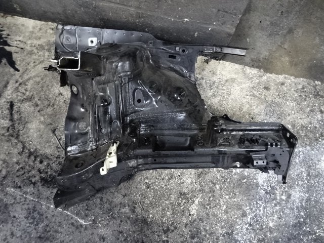 PARE BOUE AVANT GAUCHE Audi Q3 (F3B) (01-2018/-), Utilisé, Gauche, Audi, Garde-boue