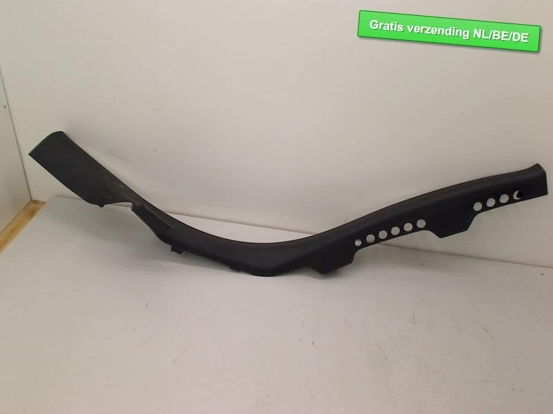 C GARNITURE DE PILIER DROIT INFERIEUR A4 (B8) (8K0867768A), Auto-Union-Straße  1,
85057  Ingolstadt, DE, Info@audi.de, Audi, Utilisé