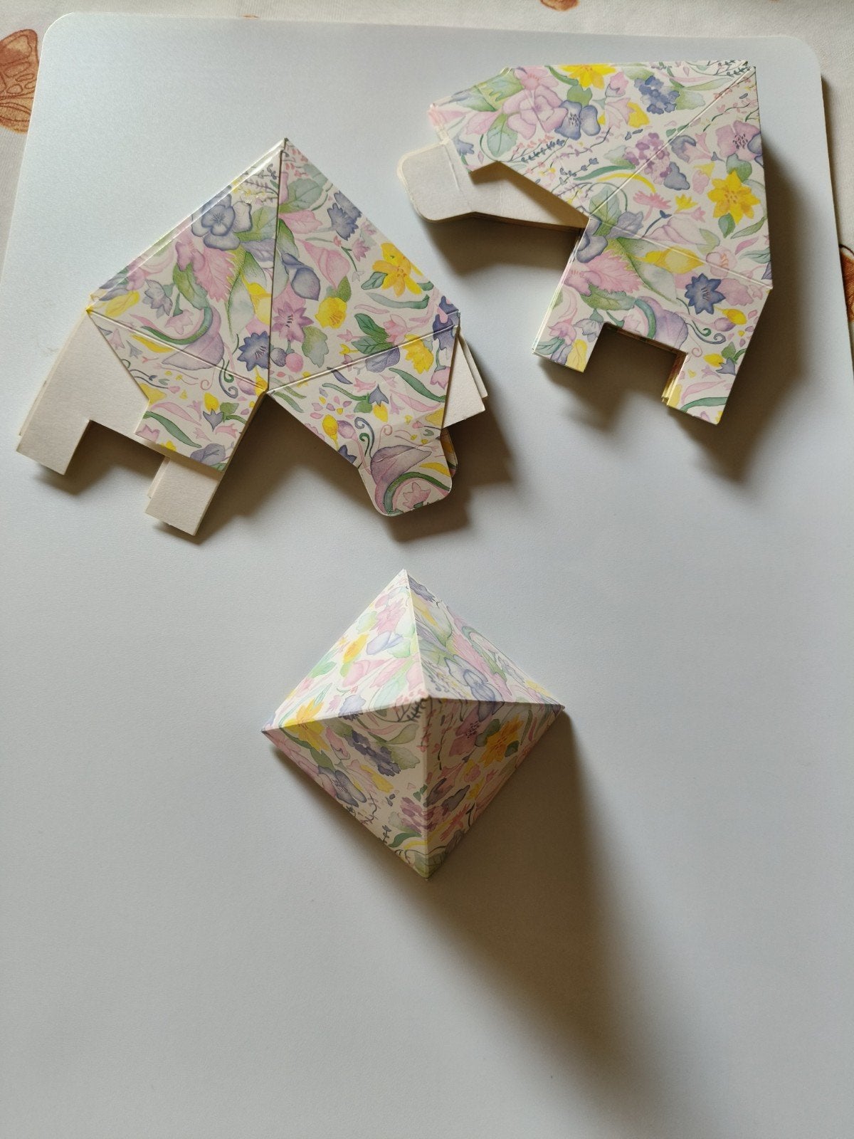 Doosje in pyramide vorm, Ophalen of Verzenden