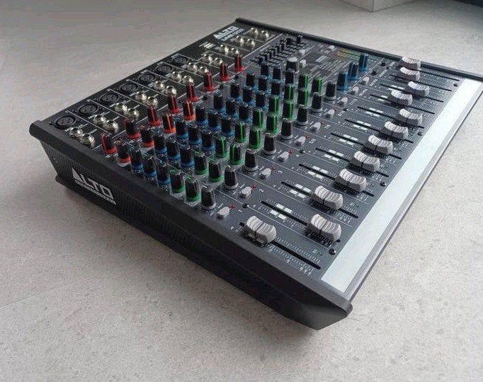 Alto Live 1202 – Table de mixage 12 canaux – USB – effets, Enlèvement