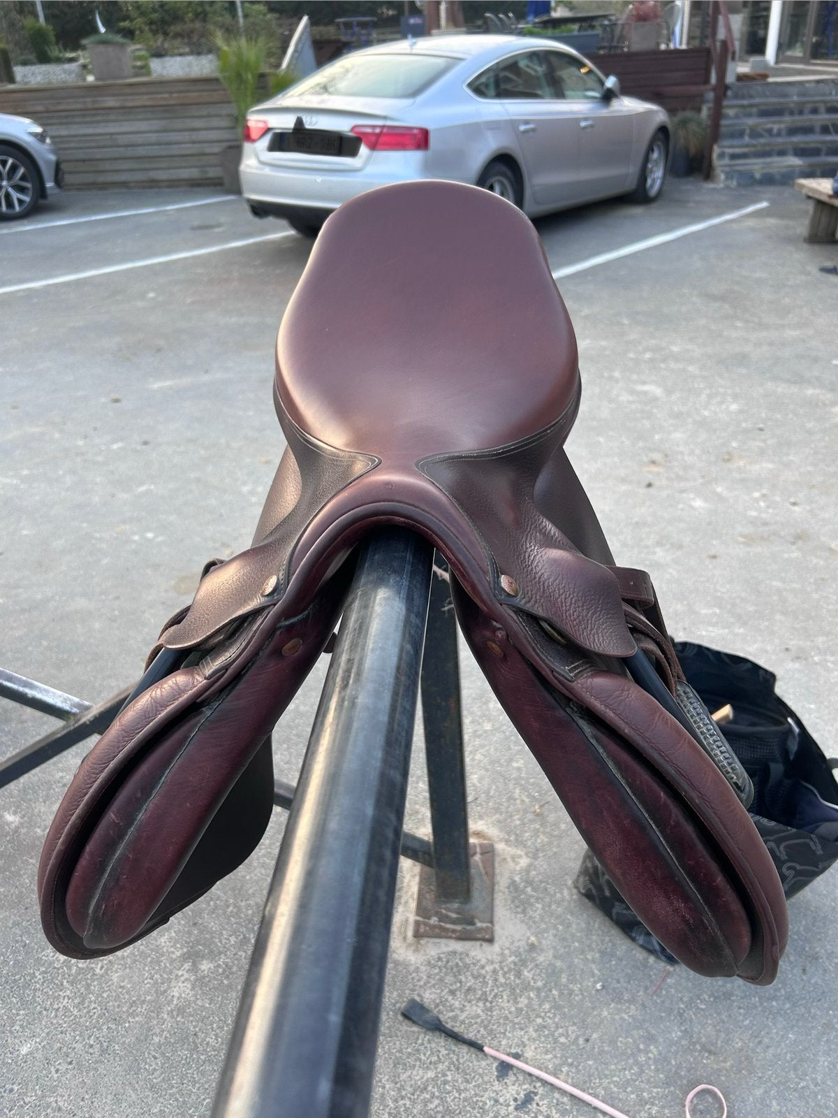 Selle forestier, Enlèvement, Comme neuf