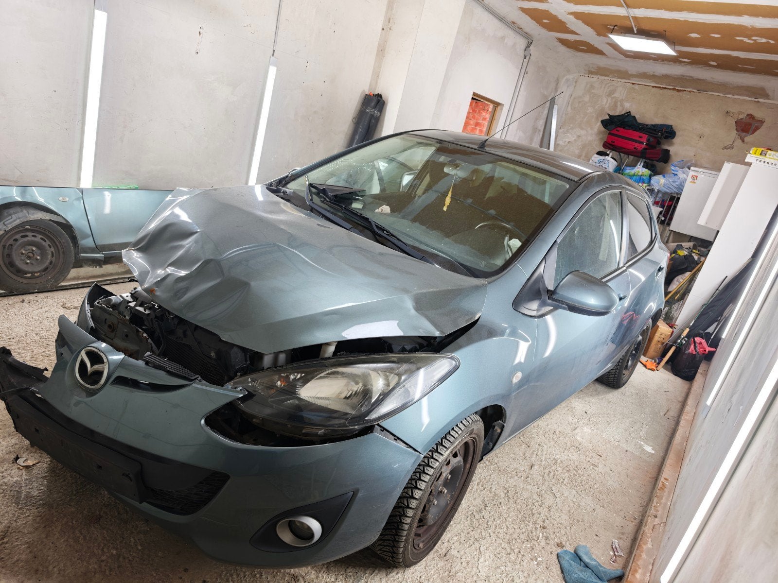 mazda 2 essence 1.3 accidenté pour pièces 2013, Autos : Divers, Voitures accidentées, Enlèvement, Essence, Mazda