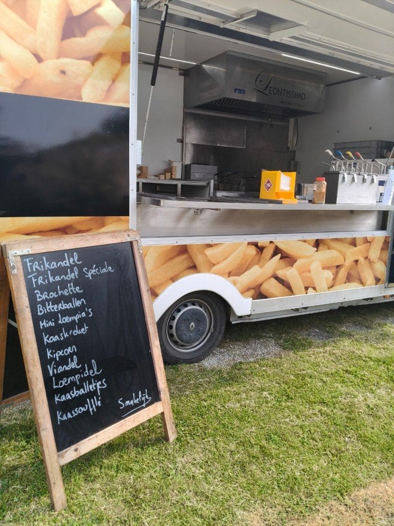 Mobiele frituur, frituurwagen, frieten op uw feest, Ophalen