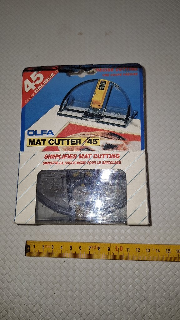 OLFA mat cutter 45°, Hobby en Vrije tijd, Schilderen, Ophalen of Verzenden, Zo goed als nieuw
