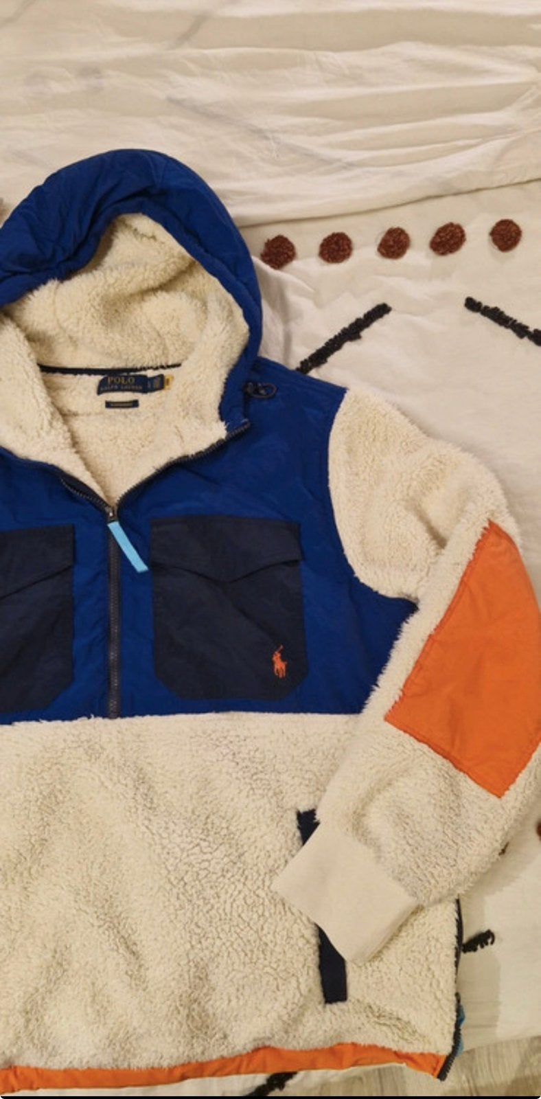 Veste Ralph Lauren, Enlèvement