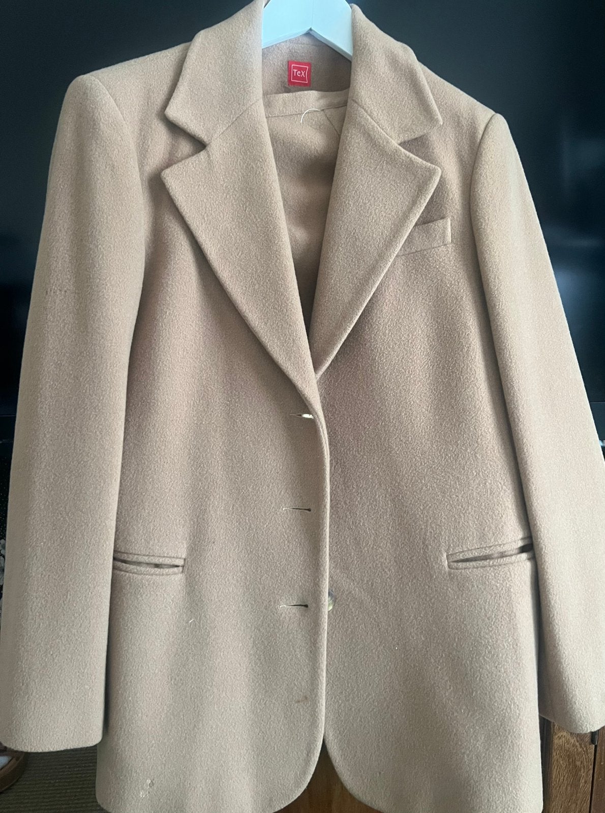 Majority kostuumset van scheerwol, Kleding | Heren, Ophalen of Verzenden, Zo goed als nieuw, Overige maten, Beige