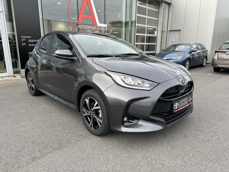 Toyota Yaris 1.5 HYB ICONIC + HI-TECH PACK, Automaat, 1498 cc, Euro 6, 116 pk