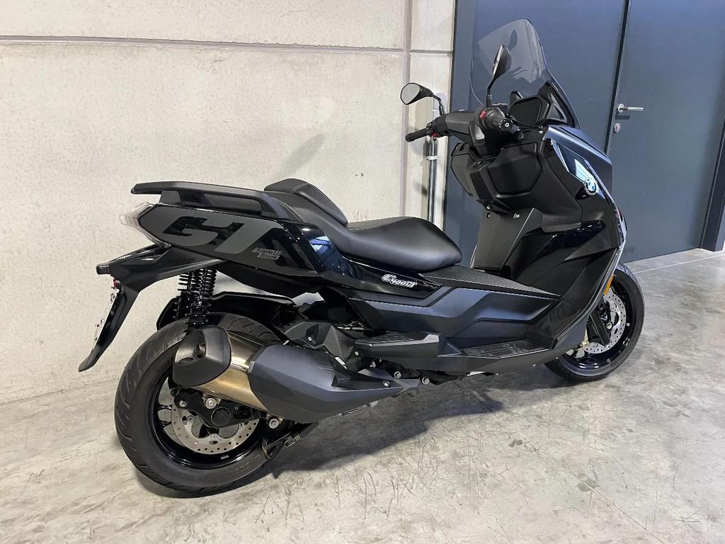 BMW C400GT Triple black luxescooter (bj 2023), Motoren, Motoren | BMW, 400 cc, Scooter, Bedrijf, 12 t/m 35 kW