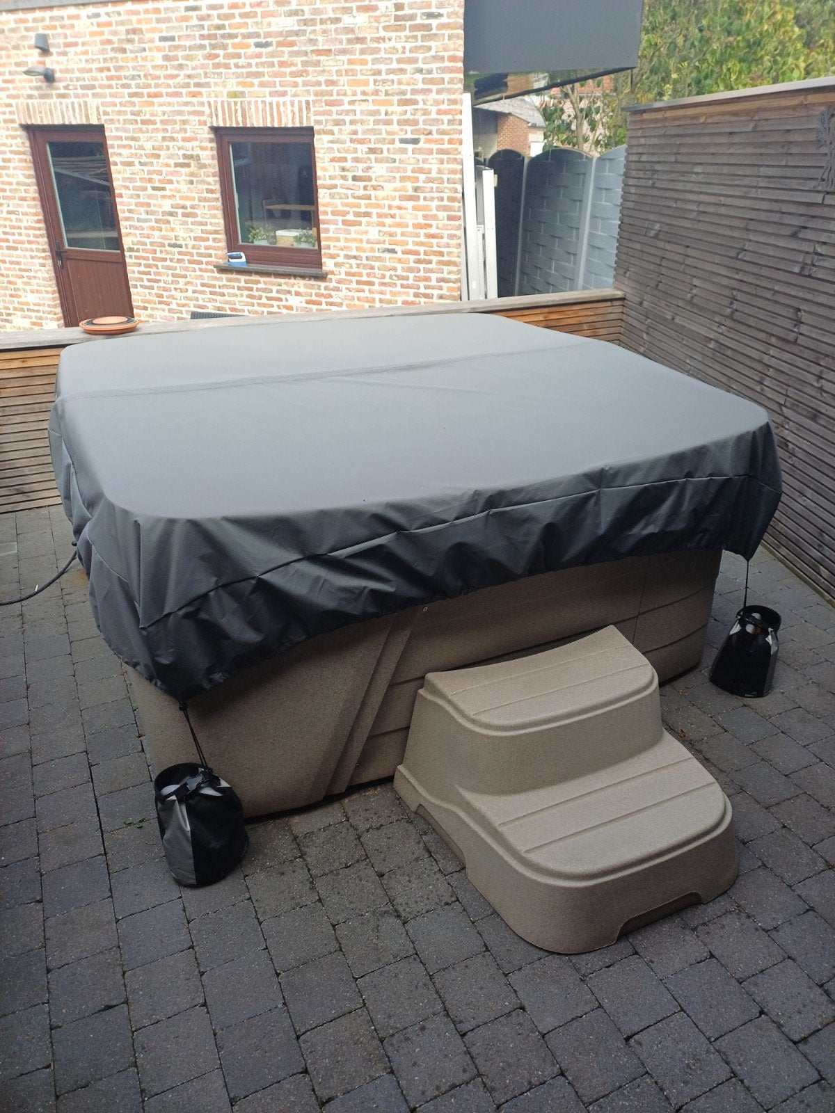 Goed onderhouden Freeflow Spas Monterey jacuzzi te koop., Tuin en Terras, Ophalen, Zo goed als nieuw, Afdekzeil, Vast