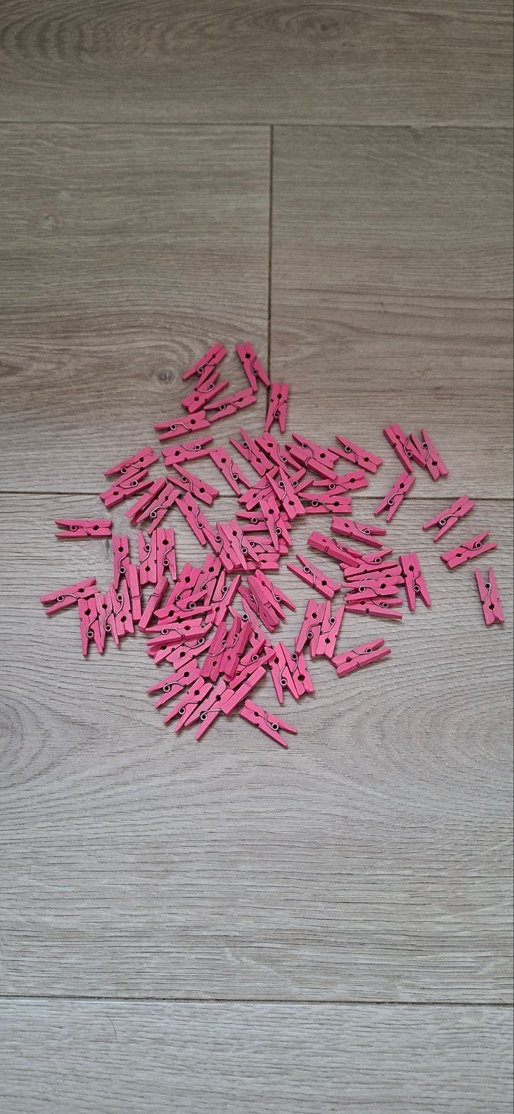 Kleine roze wasknijpertjes, Enfants & Bébés, Vêtements de bébé | Autre, Enlèvement