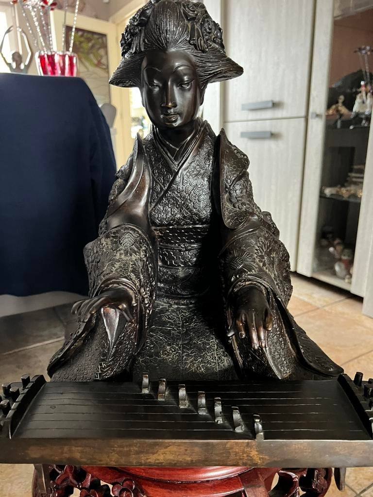 Bronzen japanse vrouw met koto instrument, Antiek en Kunst, Ophalen