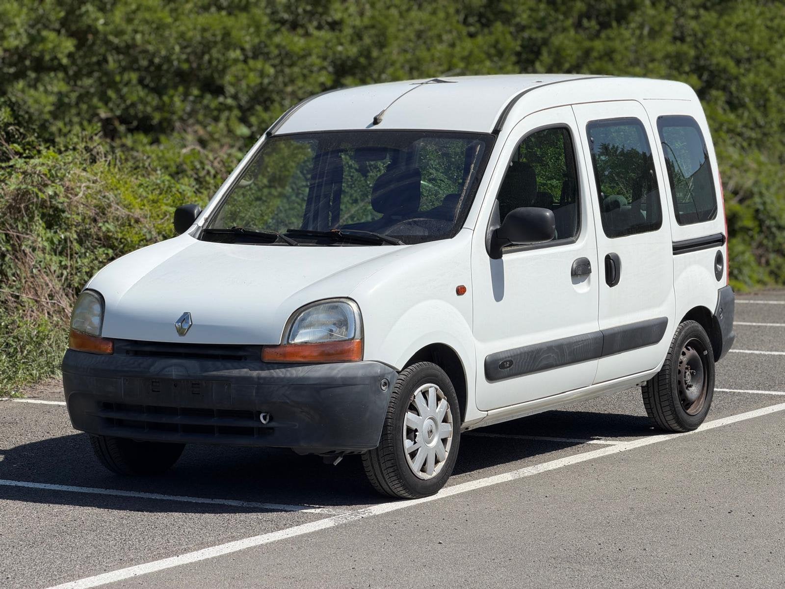 renault kangoo 1.2 benzine airco, Auto's, Renault, Voorwielaandrijving, 4 cilinders, Wit, Bedrijf