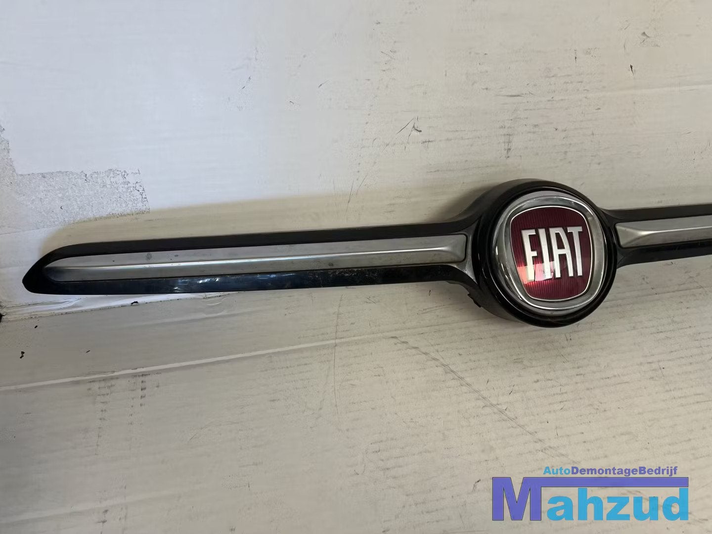 FIAT 500X voorbumper logo 2014+, Autos : Pièces & Accessoires, Stellantis Europe S.p.A., Info@stellantis.com, Utilisé, Corso Giovanni Agnelli 200
10135  Turin, IT