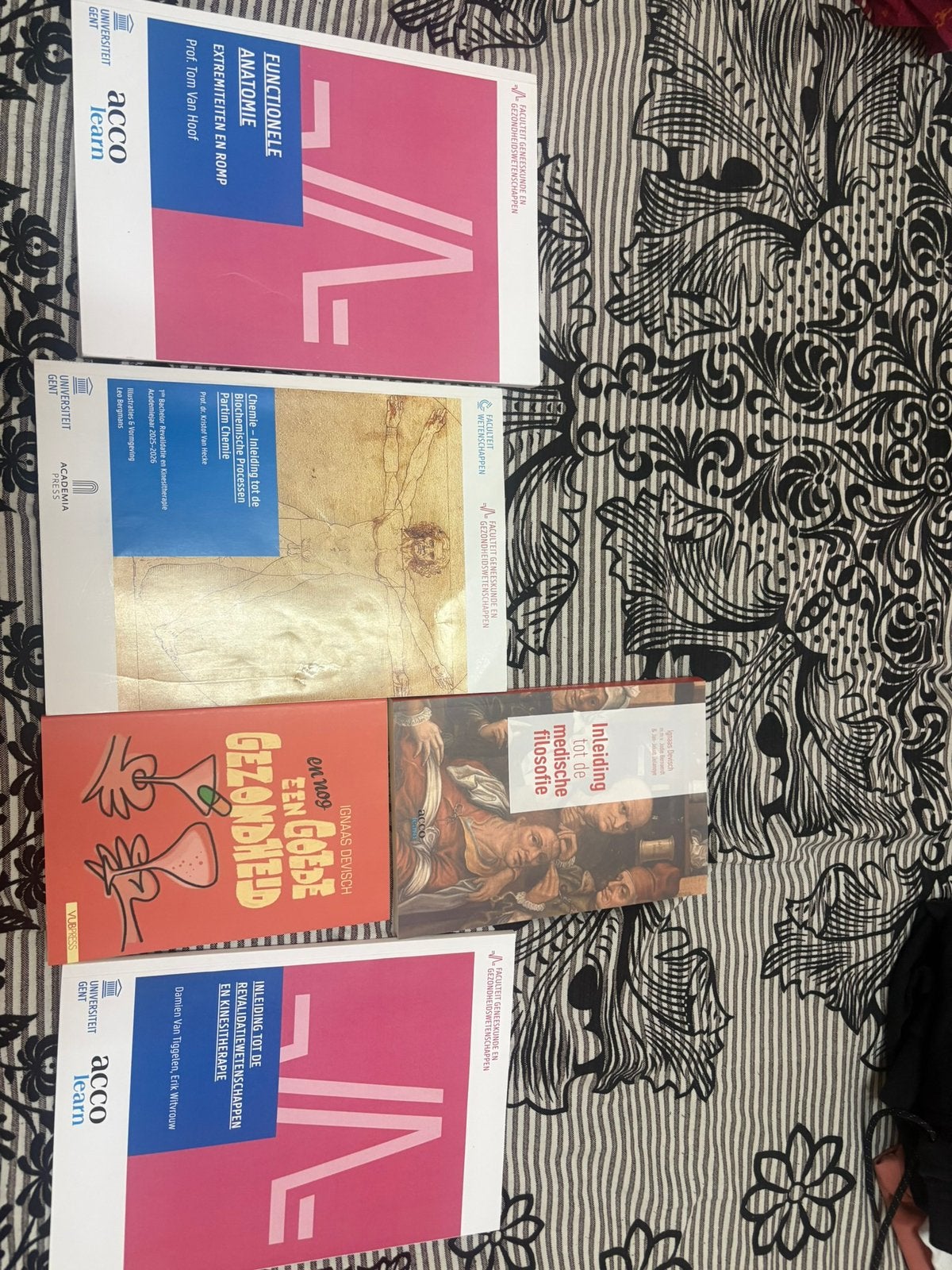 REVAKI 1ste bach 1ste sem boeken, Ophalen, Zo goed als nieuw