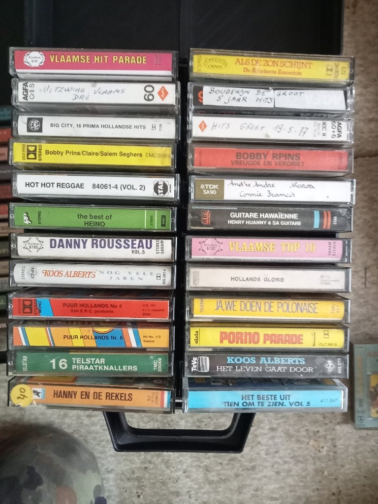 cassettebandjes, Ophalen, Gebruikt, Nederlandstalig, Met bewaardoos, rek of koffer