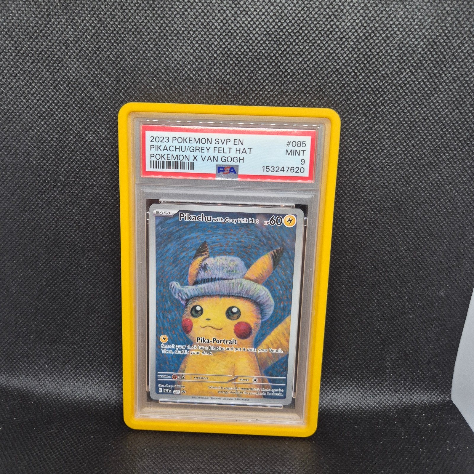 Pikachu/Grey Felt Hat Pokemon x Van Gogh PSA 9, Ophalen of Verzenden