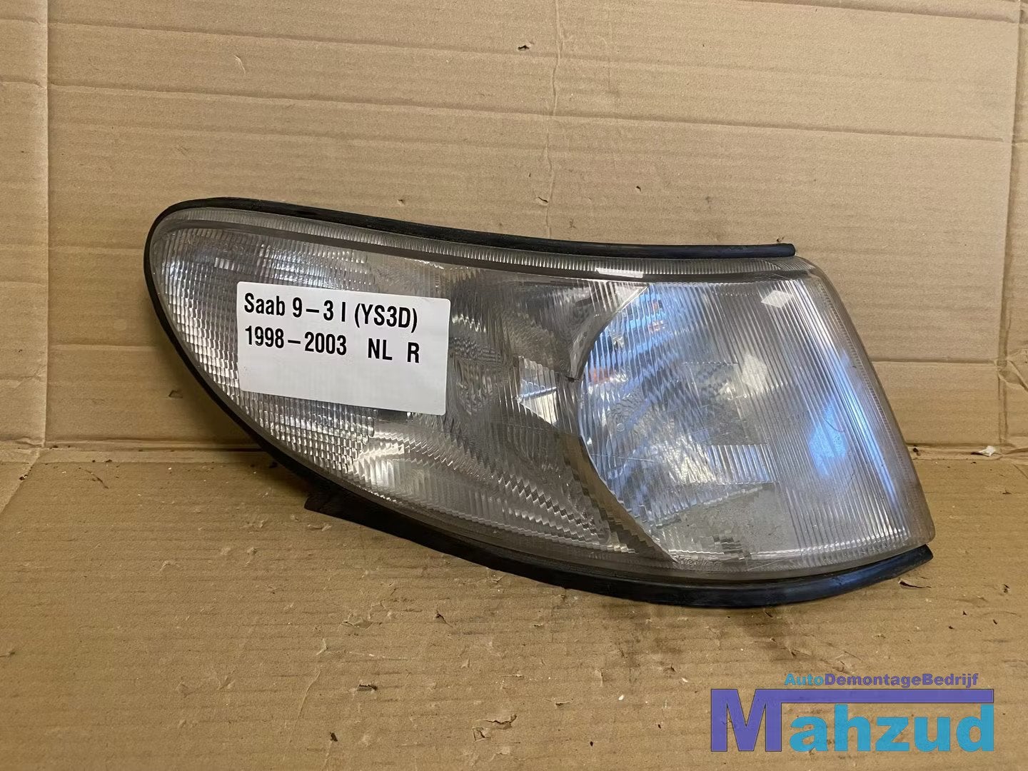 SAAB 9-3 1 YS3D Rechts knipperlicht 1998-2003, Gebruikt, Saab Automobile AB (defunct), Saabvagen 1
461 80  Trollhattan, SE, Info@saab.com
