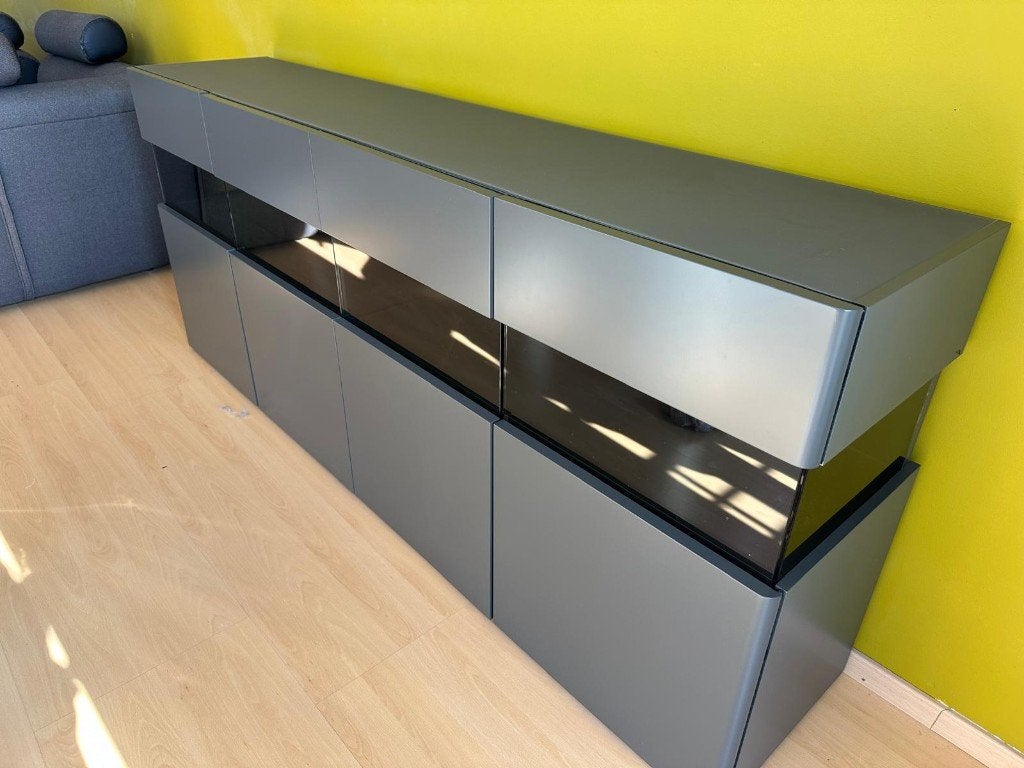 Lage design wandkast met vitrines, Ophalen, Zo goed als nieuw, Overige houtsoorten, Met deur(en)