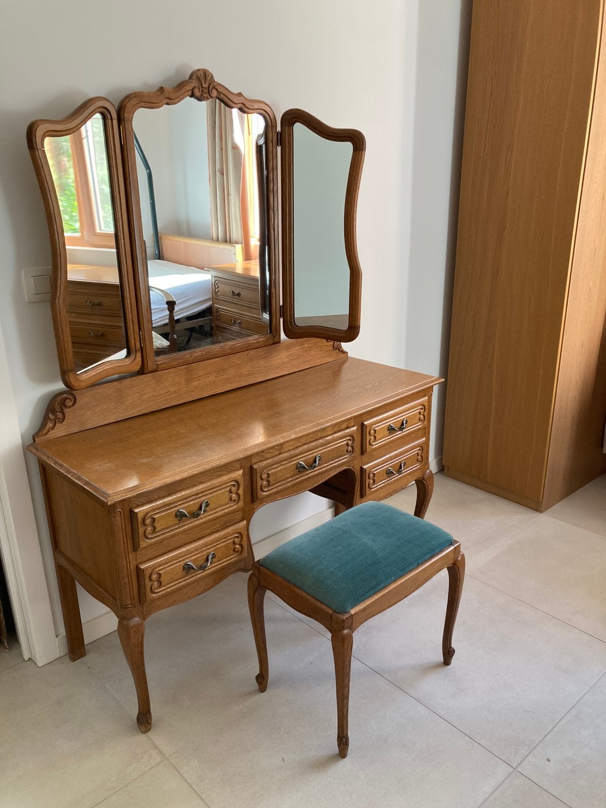 Eiken kaptafel met stoel of commode slaapkamer, Ophalen, Zo goed als nieuw, Hout, Louis XVI