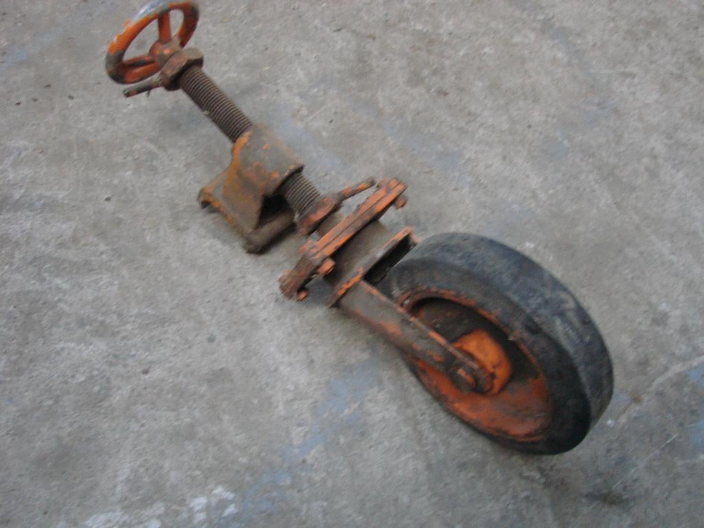Roue pour pied de remorque ou autre, Enlèvement, Utilisé