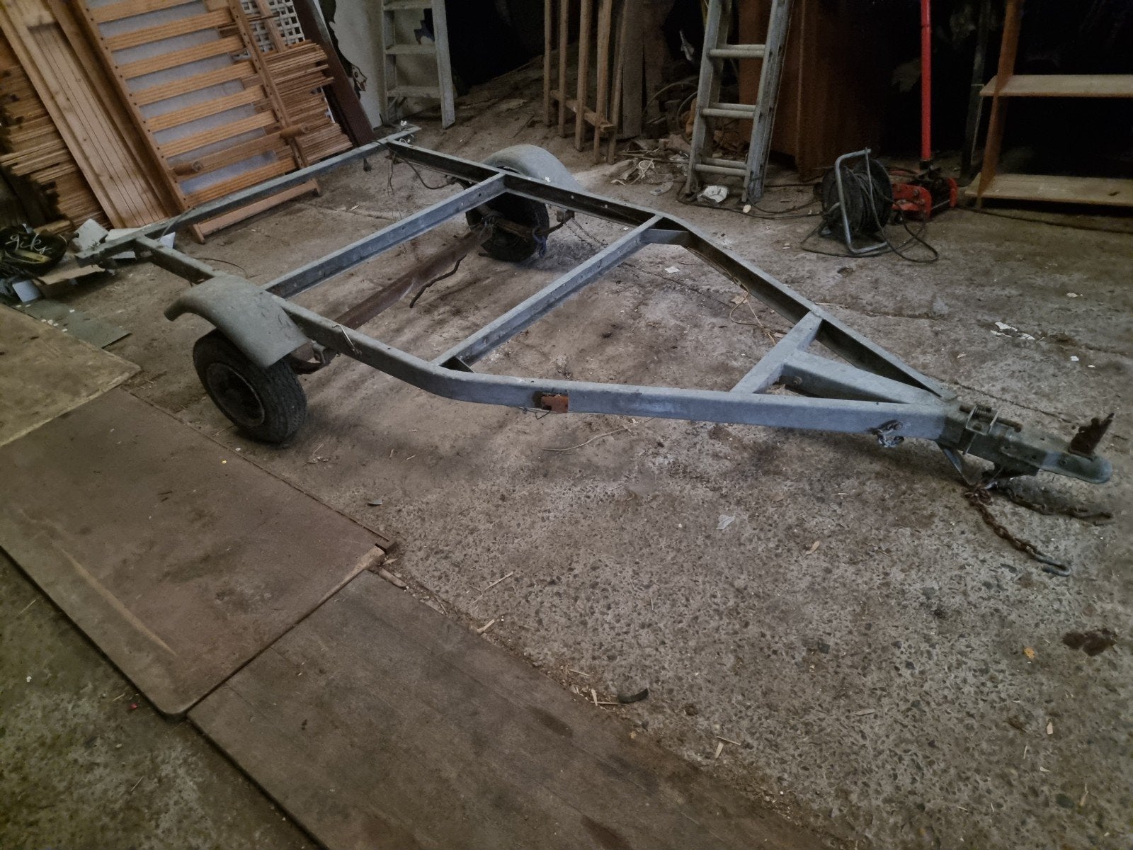 trailer zonder verlichting met werk, Enlèvement ou Envoi, Utilisé, Autres matériaux, Autres types