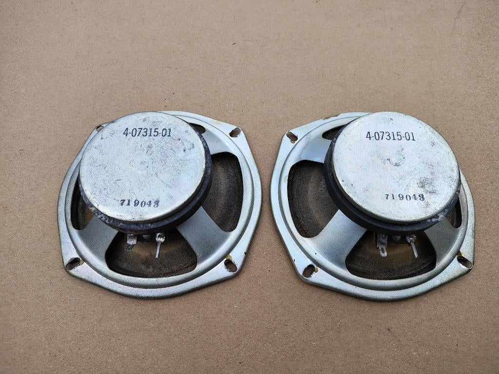 2x Hoge Tonen Speaker Rowe-AMi R85 (1981) jukebox, Envoi, Ami
