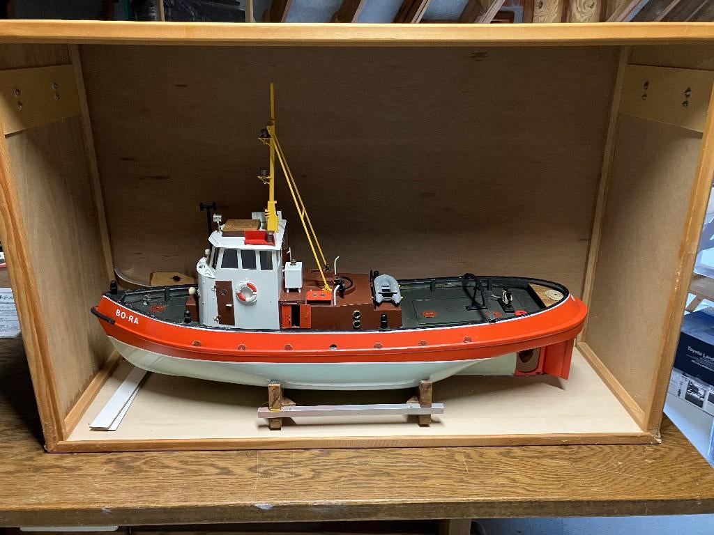 Boot Bora, Hobby en Vrije tijd, Modelbouw | Boten en Schepen, Ophalen, Gebruikt