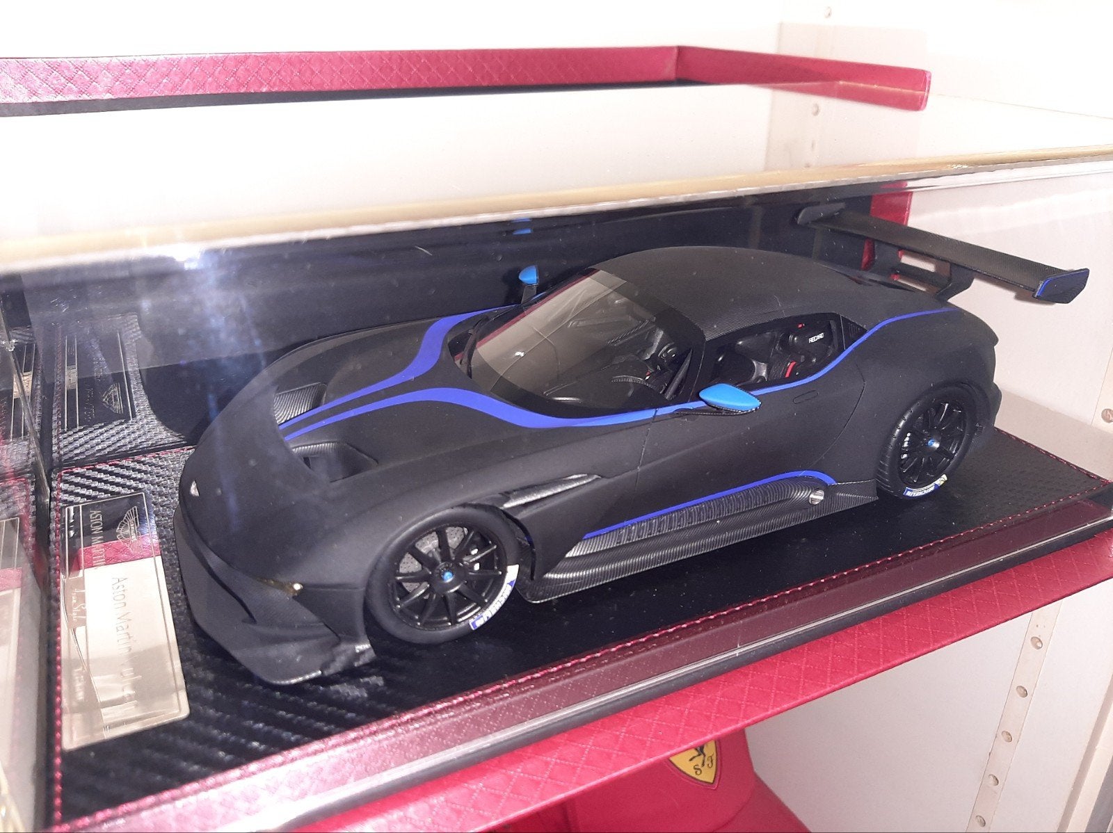 Aston martin vulcan, Ophalen, Nieuw, Auto